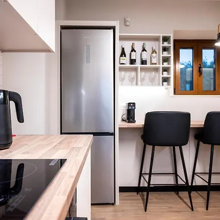 Latour Inspired By Elegance Kos