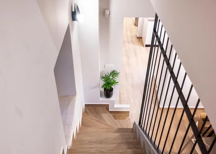 Вілла Latour Inspired By Elegance