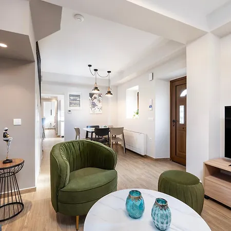 Latour Inspired By Elegance Kos Town