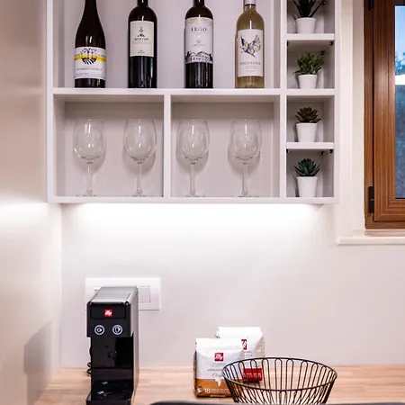 Latour Inspired By Elegance * Kos Town