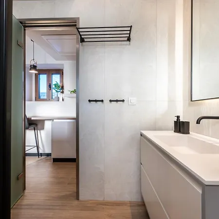 Latour Inspired By Elegance