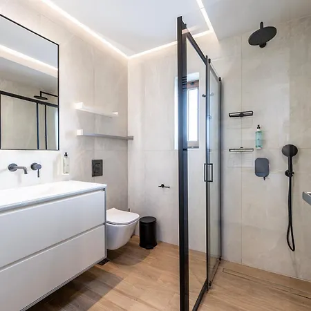 Latour Inspired By Elegance Kos Town