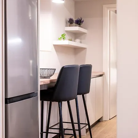 Latour Inspired By Elegance * Kos Town