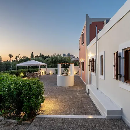 Latour Inspired By Elegance Kos Town