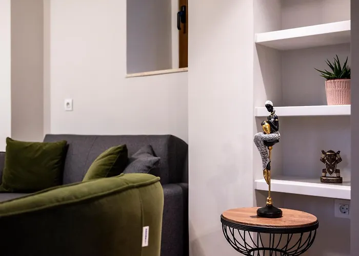 Villa Latour Inspired By Elegance *