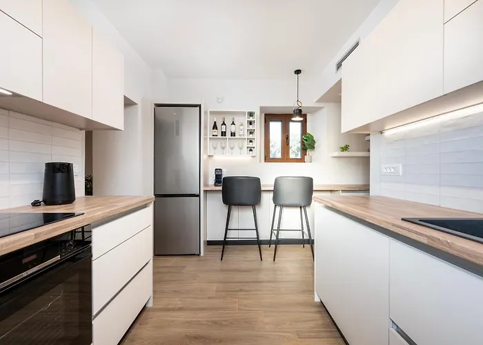 Latour Inspired By Elegance Cós