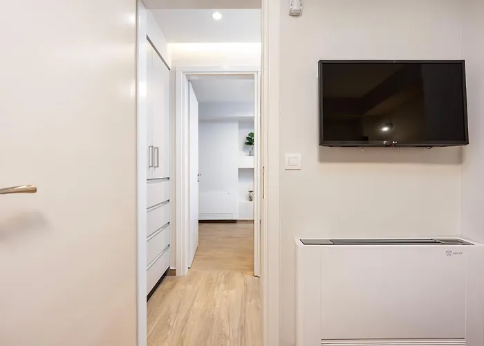 Latour Inspired By Elegance Kos