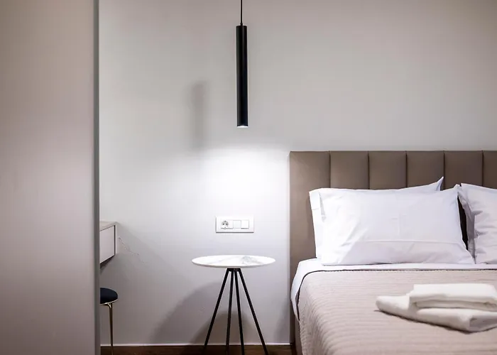 Villa Latour Inspired By Elegance