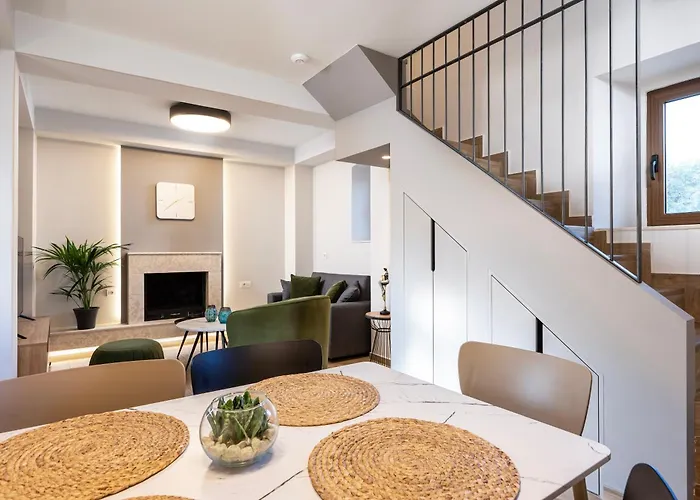 Villa Latour Inspired By Elegance