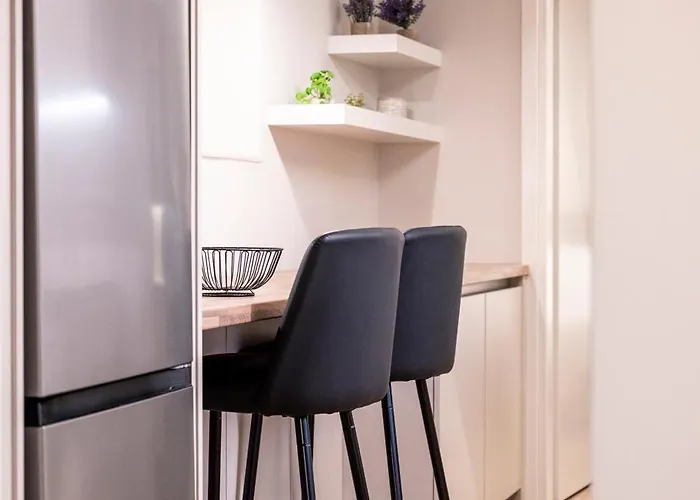 Latour Inspired By Elegance * Cós