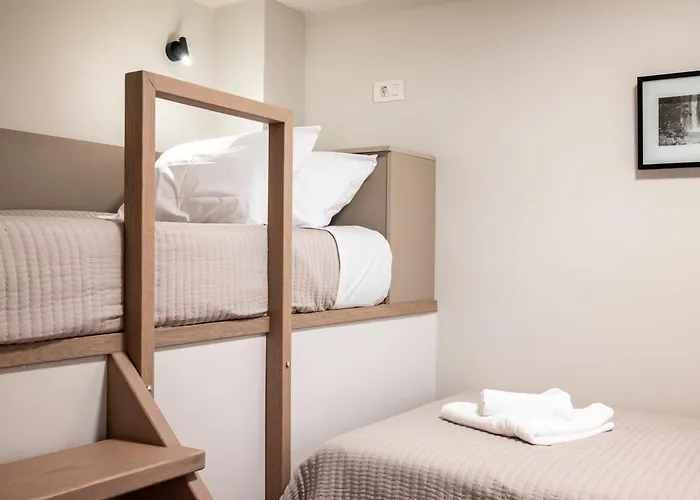 Latour Inspired By Elegance * Città di Kos